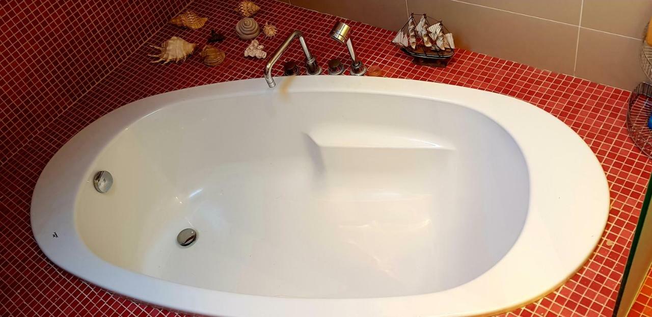 Exceptional Uzupis Bridge 3 Bedroom Apartment ヴィリニュス エクステリア 写真