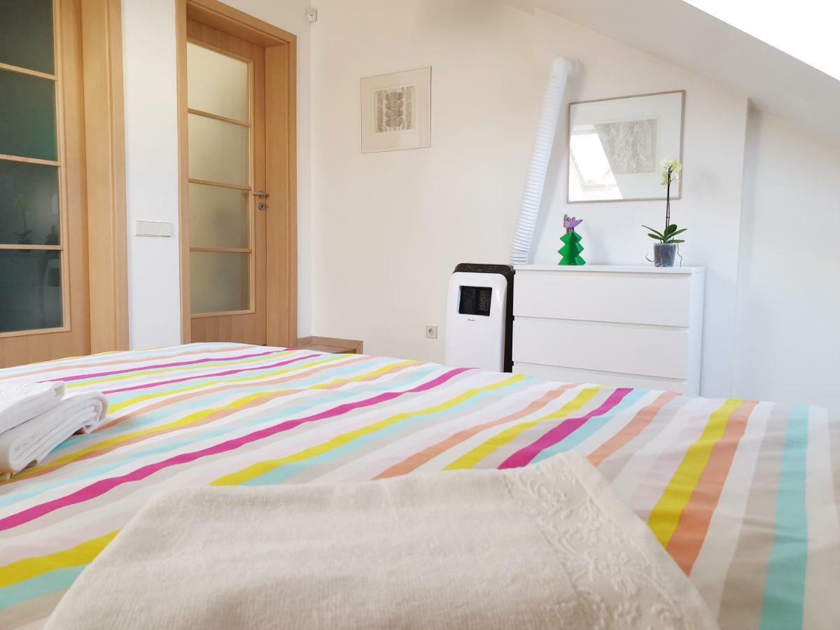 Exceptional Uzupis Bridge 3 Bedroom Apartment ヴィリニュス エクステリア 写真